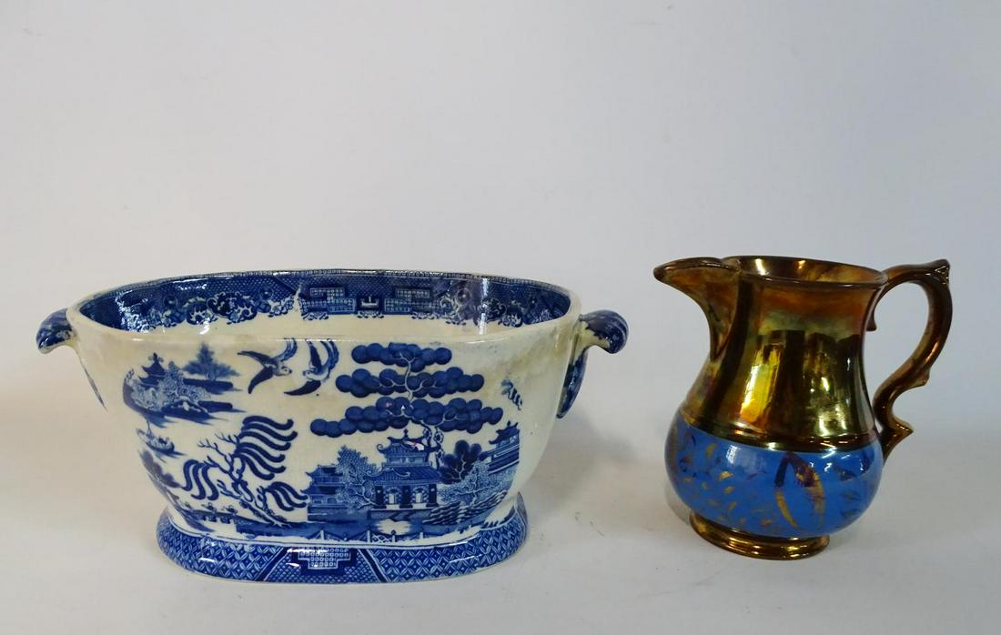BLUE WILLOW CACHEPOT 5" X 12" & LUSTRE PITCHER 6"H: BLUE WILLOW CACHEPOT 5" X 12" & LUSTRE PITCHER 6"H