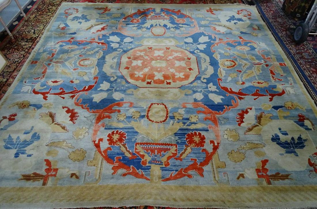 9' X 12' AREA RUG (BLUE GROUND): 9' X 12' AREA RUG (BLUE GROUND)