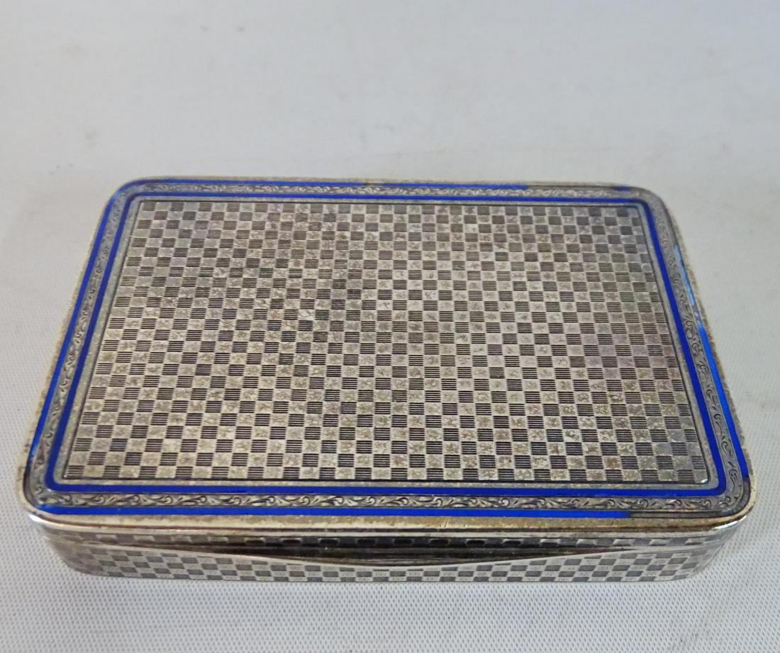 SMALL STERLING SILVER & ENAMEL BOX: SMALL STERLING SILVER & ENAMEL BOX