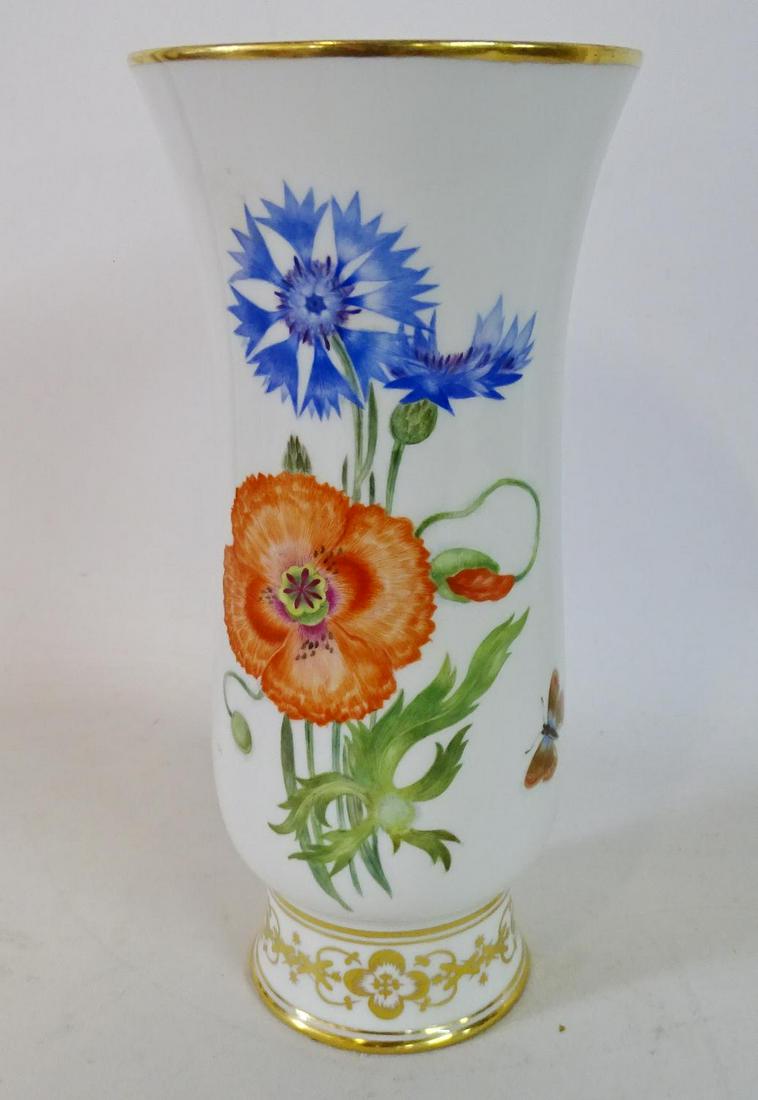 MEISSEN PORCELAIN VASE 9.5"H: MEISSEN PORCELAIN VASE 9.5"H