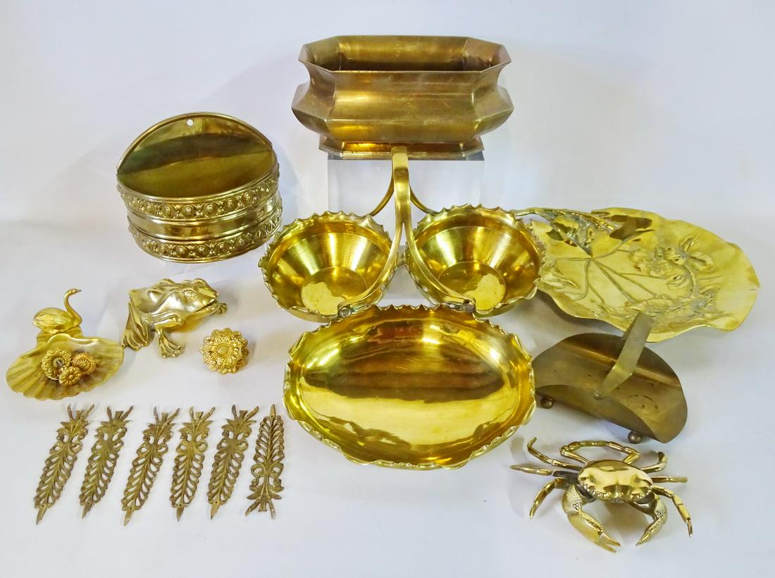 LOT BRASS & BRONZE ITEMS INC. FROG & CRAB (1 of 4)