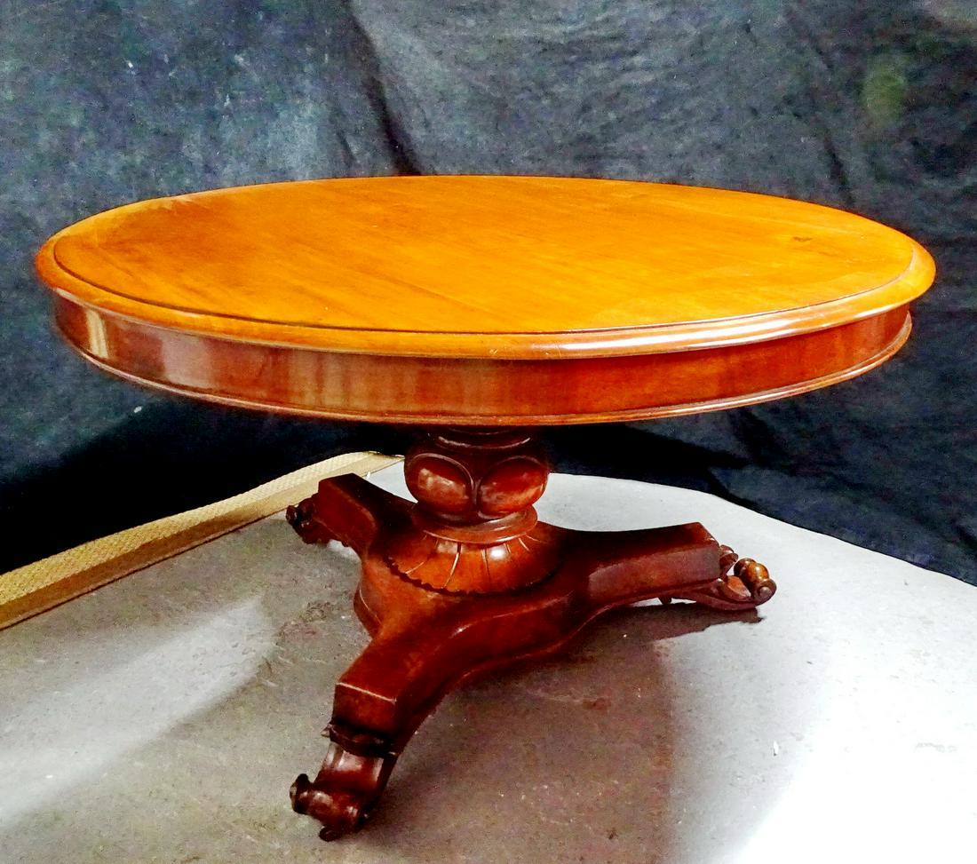 MAHOGANY BREAKFAST TABLE 30.25"H 51" DIA.: MAHOGANY BREAKFAST TABLE 30.25"H 51" DIA.