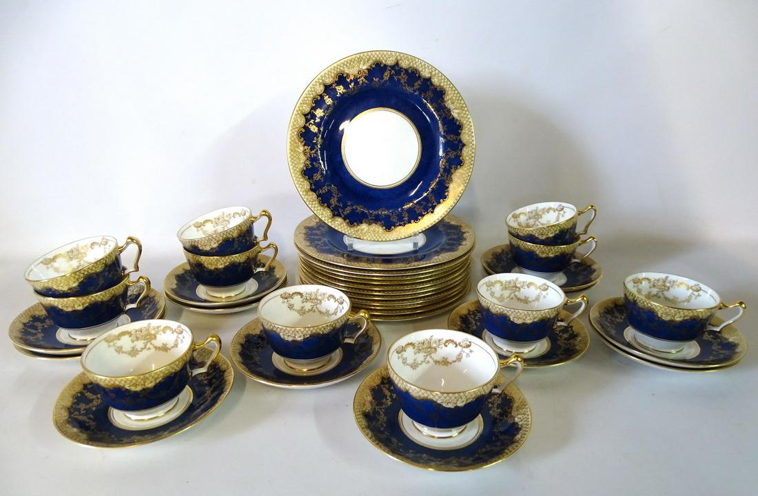 PARTIAL SET STAFFORDSHIRE ENGLISH CHINA (12 PLATES, 12 (1 of 5)