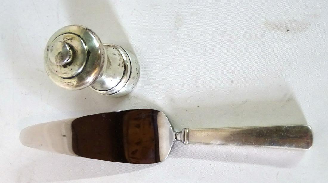 STERLING SILVER PEPPER GRINDER & STERLING SILVER (1 of 4)
