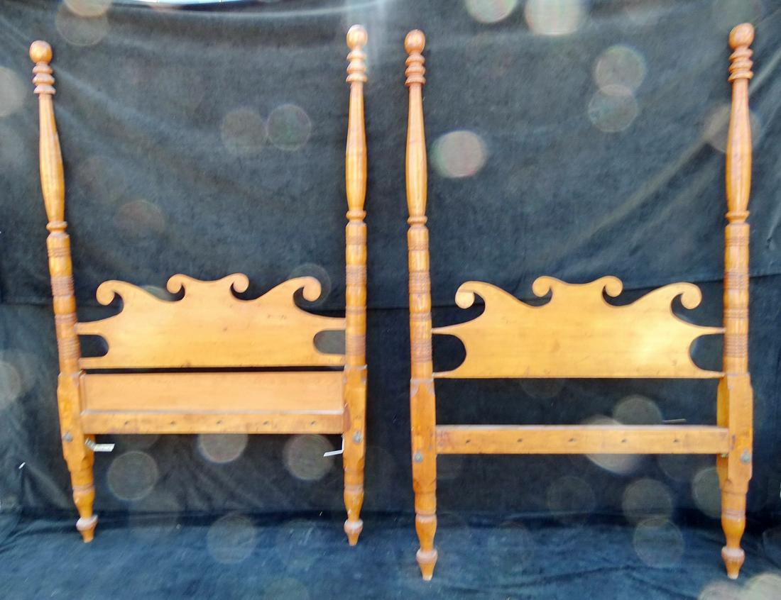 19TH C. MAPLE ROPE BED (NO RAILS) (1 of 8)