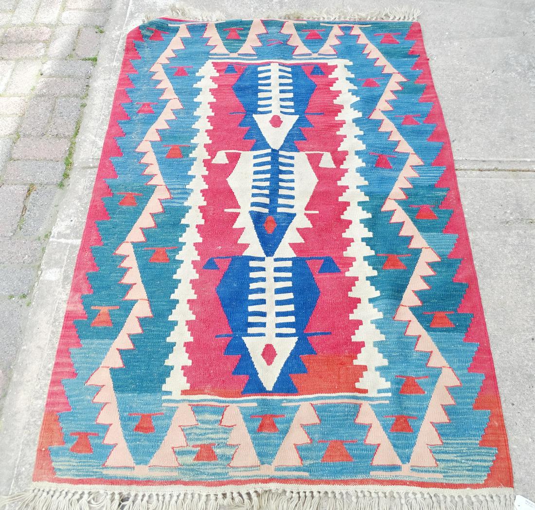 KILIM THROW RUG 5'8 X 3'11 (1 of 3)