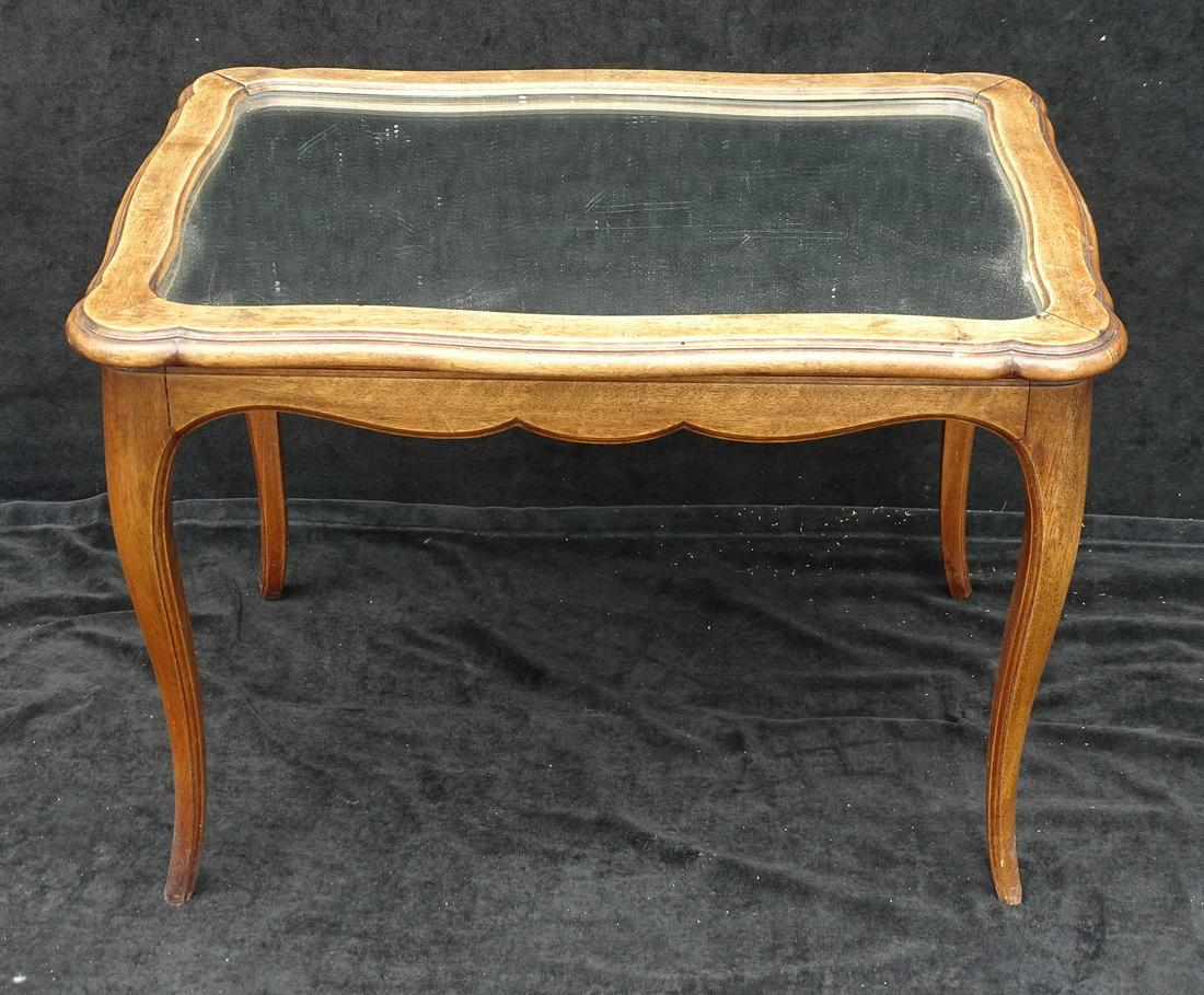 COUNTRY FRENCH STYLE MIRROR TOP TABLE 17.5"H 24.5"L (1 of 3)