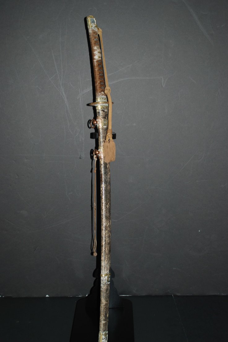 WW2 JAPANESE. OFFICERS SWORD/SHAGREEN CASE 39.5": WW2 JAPANESE. OFFICERS SWORD/SHAGREEN CASE 39.5"