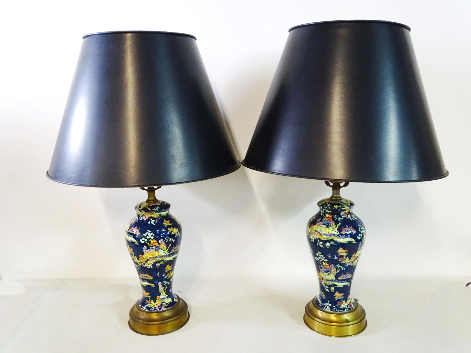 PAIR BLUE CHINESE LAMPS 25" H (1 of 6)