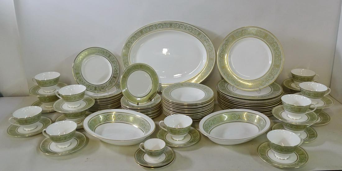 ROYAL DOULTON "ENGLISH RENAISSANCE" DINNERWARE (68: ROYAL DOULTON "ENGLISH RENAISSANCE" DINNERWARE (68 PCS.) (DINNER PLATE 10.5" DIA.)