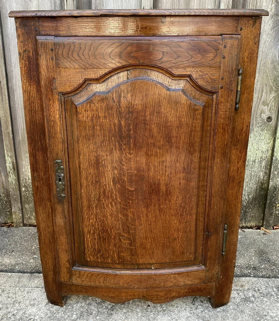 19TH C. SINGLE DOOR OAK CORNER CUPBOARD 38" X 27" X 15" (1 of 6)