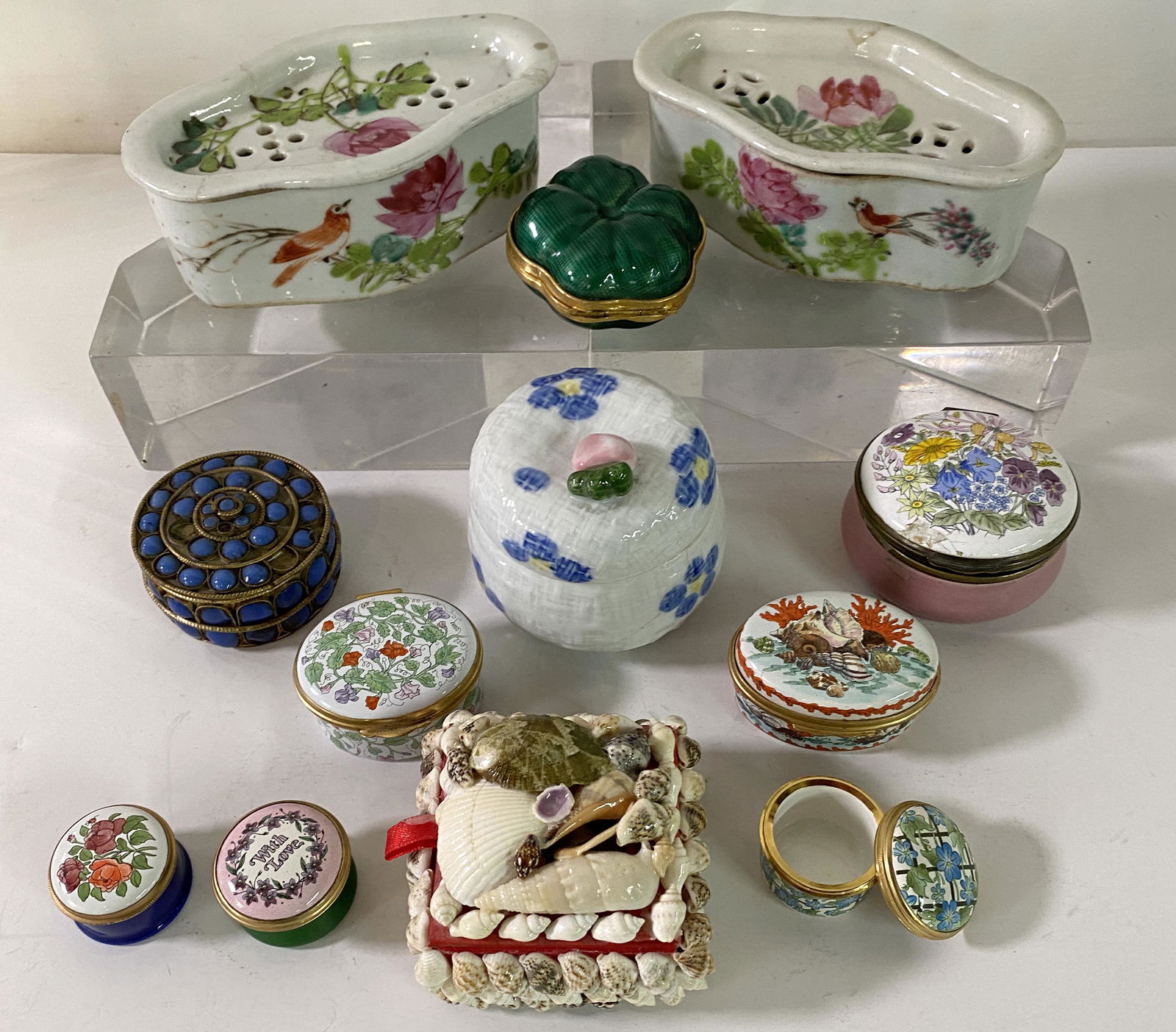 TRAY LOT OF BOXES INC. BILSTON (1 of 3)