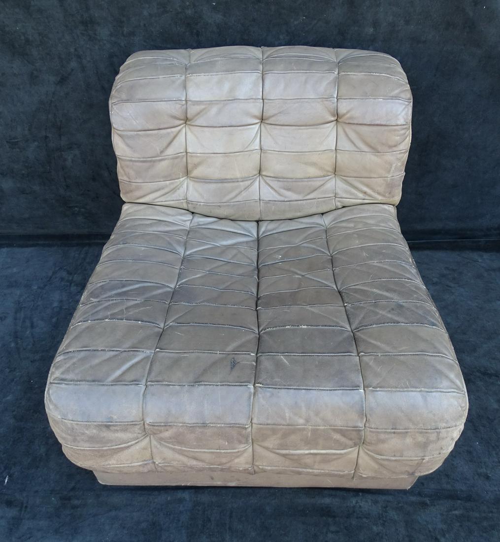TURNER SWITZERLAND MID CENTURY LEATHER SLIPPER CHAIR: TURNER SWITZERLAND MID CENTURY LEATHER SLIPPER CHAIR 25X25X32