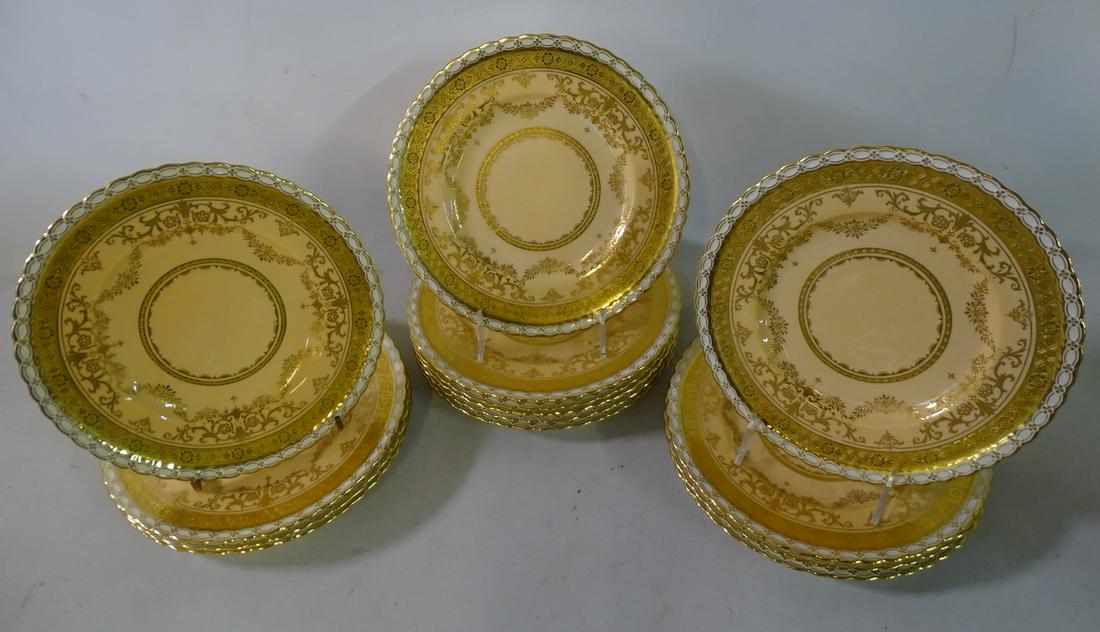 SET 14 MINTON GILT & CREAM PLATES 9" DIA.: SET 14 MINTON GILT & CREAM PLATES 9" DIA.