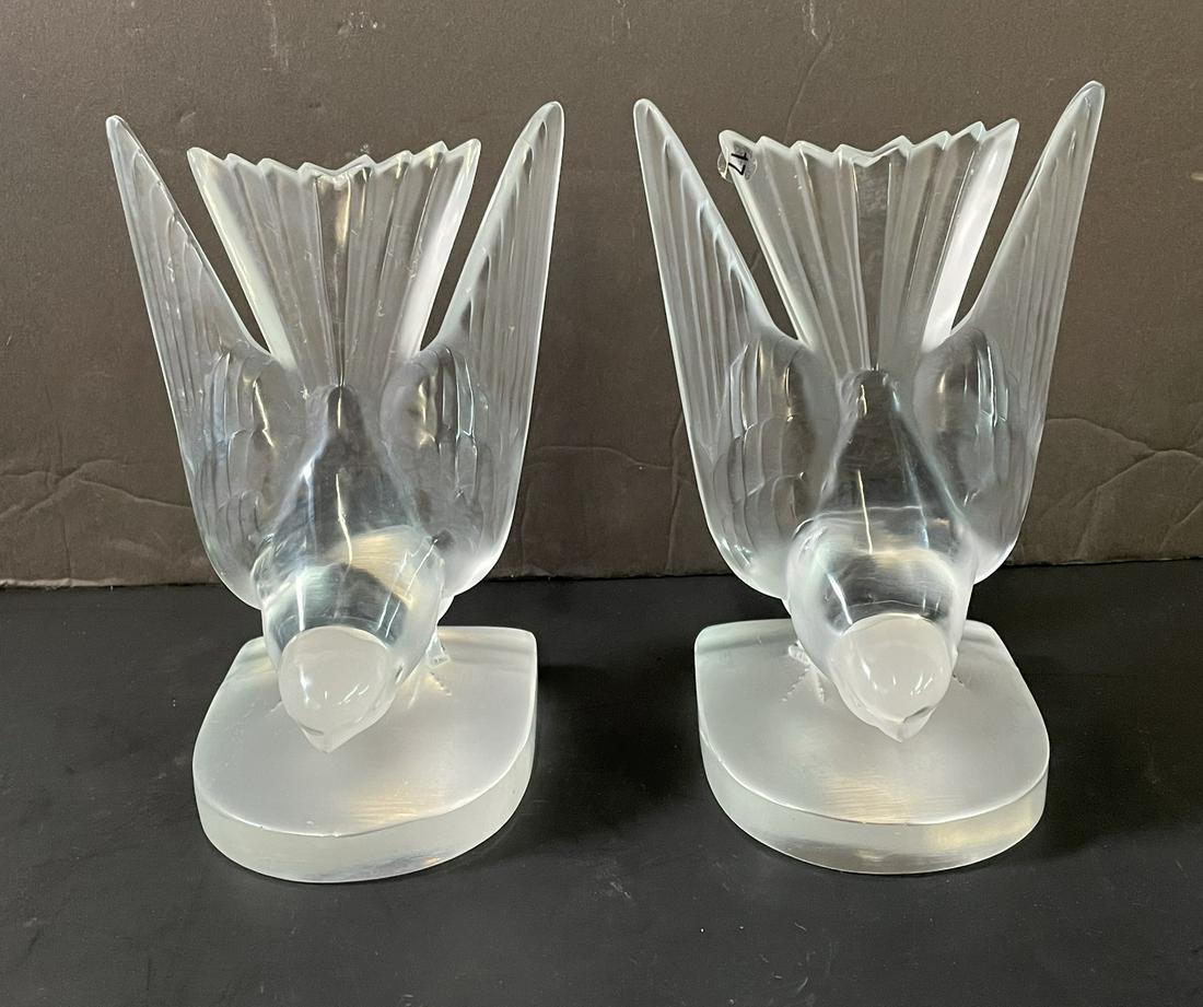 LALIQUE BIRD FIGURAL BOOKENDS (6 1/4" H) (1 of 5)