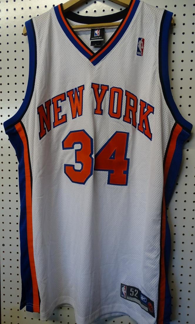 EDDY CURRY SIGNED NEW YORK KNICKS JERSEY AND PHOTO (1 of 6)