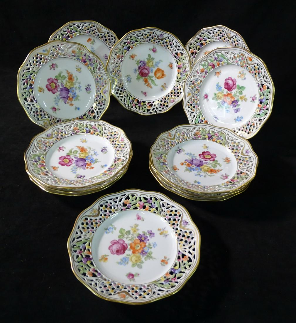 BAVARIAN DISHWARE PLATES 12 COUNT, LACE EDGE & CENTRAL: BAVARIAN DISHWARE PLATES 12 COUNT, LACE EDGE & CENTRAL FLOWERS, GILT, 7.5" DIA.
