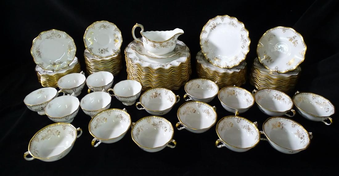 85 PCS. ROYAL CROWN DERBY PLATES & CUPS ROYAL ST. JAMES (1 of 8)