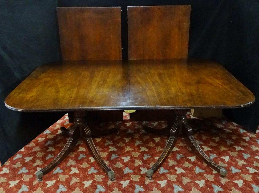MAHOGANY REGENCY STYLE DINING TABLE 28.5" X 68" X 49" W/ 2 23.5" LEAVES (1 of 7)
