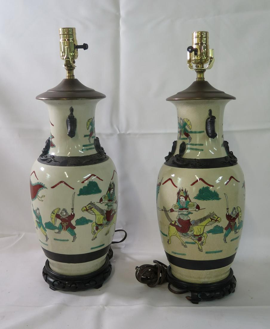 PAIR CHINESE VASE LAMPS W/WAR SCENE (PEDESTAL DAMAGE) 21" HIGH 7" DIA. (1 of 9)