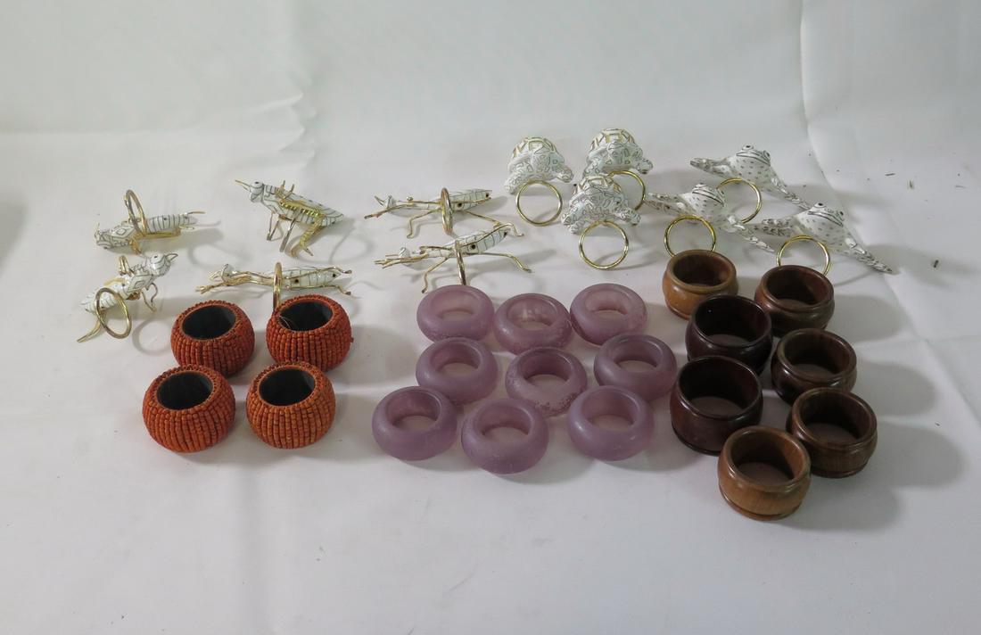 LOT OF NAPKIN RINGS: WOODEN, GLASS, PORCELAIN INC. ANIMAL SHAPES: LOT OF NAPKIN RINGS: WOODEN, GLASS, PORCELAIN INC. ANIMAL SHAPES
