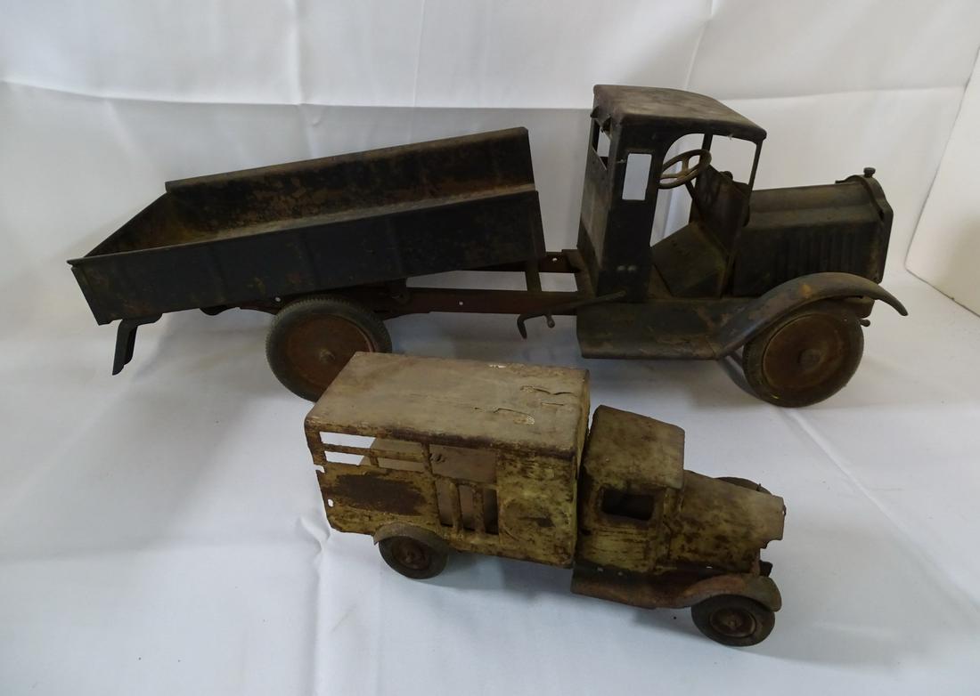 2 EARLY STEEL TOY TRUCKS (1 of 9)