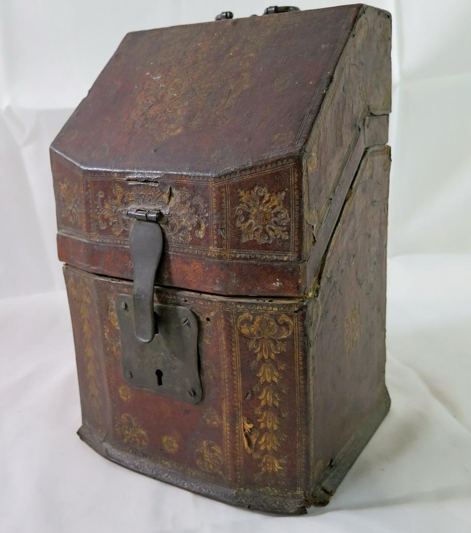 17TH/18TH CENTURY LEATHER TOOLED KNIFE BOX 12 X 6 X 8 (1 of 11)