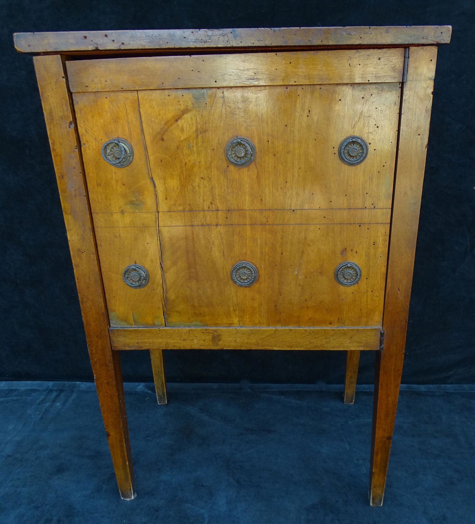 18TH CENTURY FRUITWOOD LIFT TOP COMMODE 34.25" X 22" X 14.5": 18TH CENTURY FRUITWOOD LIFT TOP COMMODE 34.25" X 22" X 14.5"