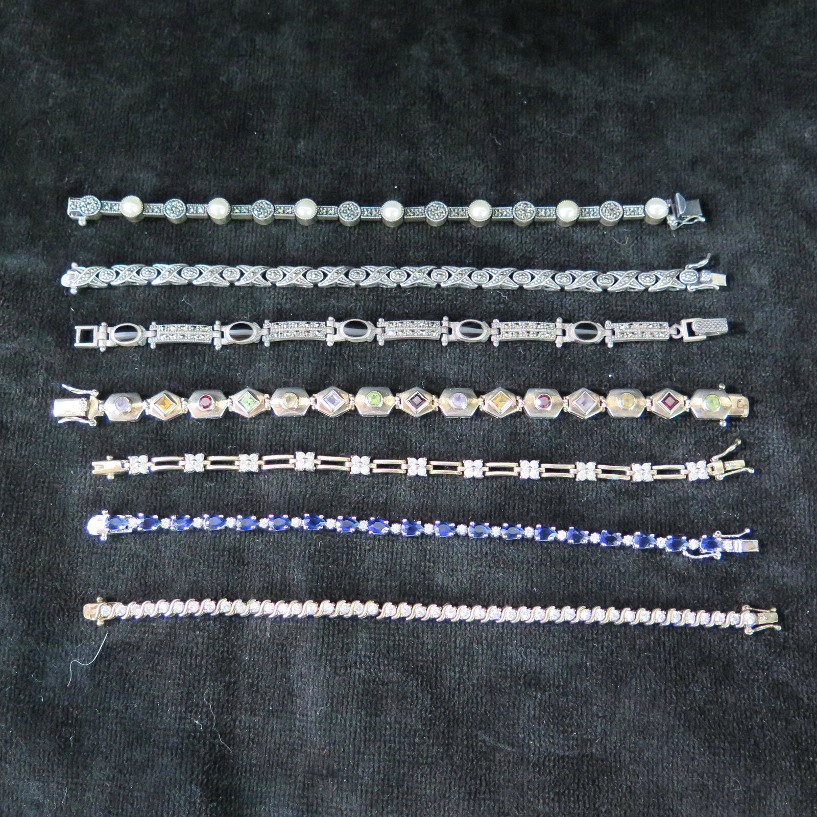 LOT OF 7 STERLING SILVER BRACLETS 8 OZS: LOT OF 7 STERLING SILVER BRACLETS 8 OZS