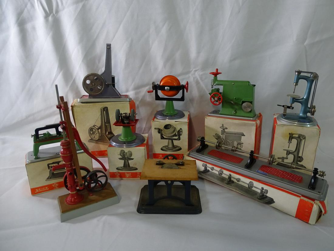 GROUP/8 BETONMISCHER GERMAN MECHANICAL TOYS MOST W/ BOXES, METAL, BEFORE 1950 (1 of 14)