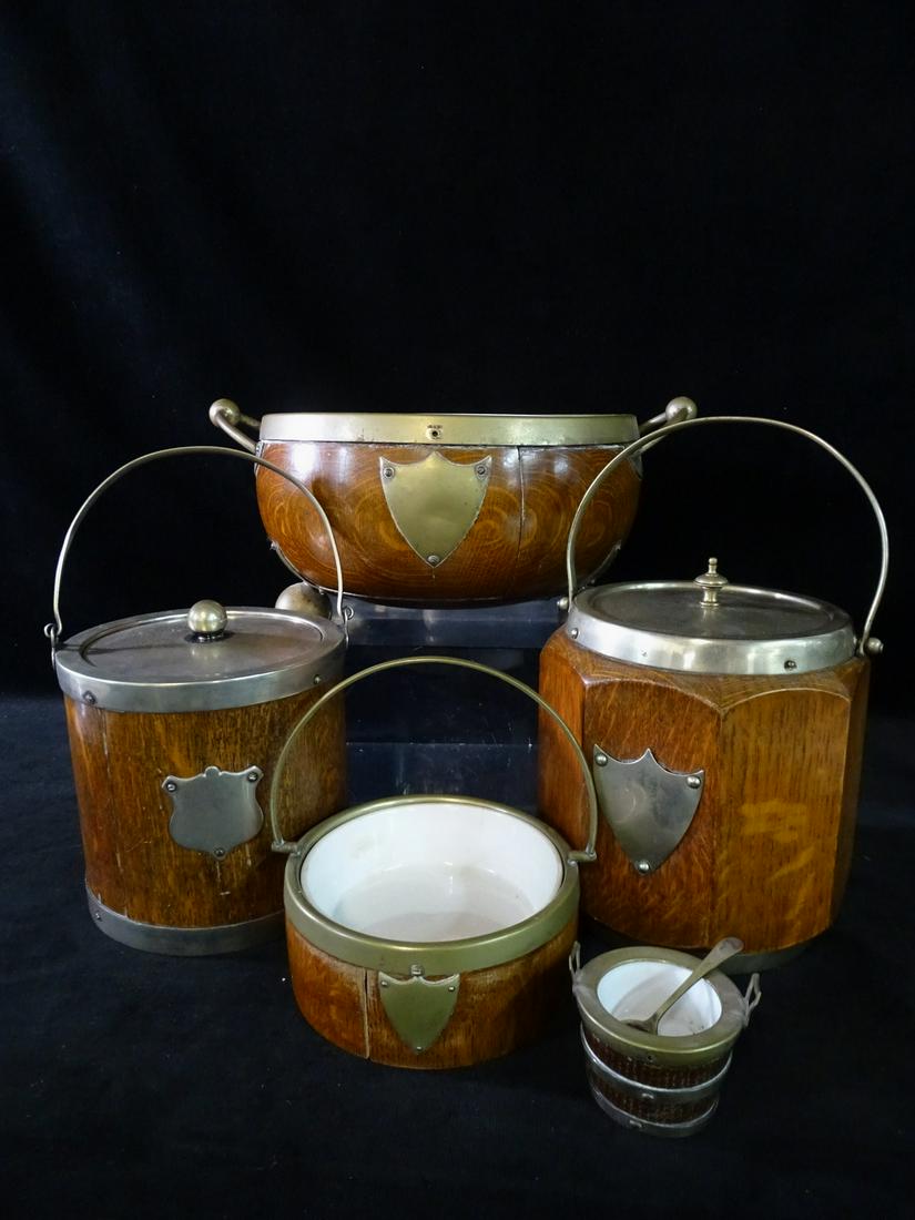 GROUP OF ENGLISH OAK AND BRASS & SILVER PLATE MOUNTED. WOOD VESSELS 5,25X12.26X9.75 (1 of 20)