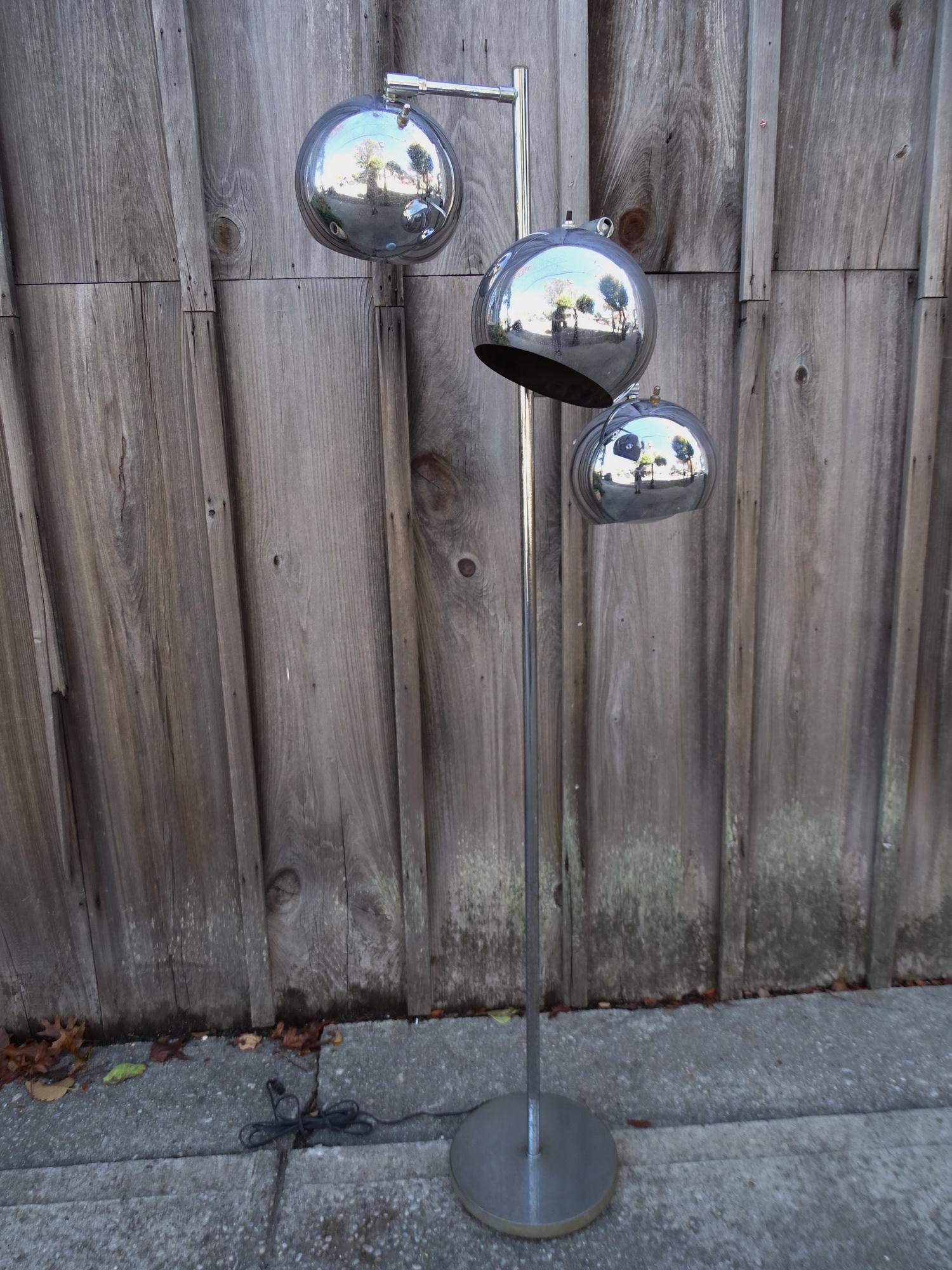 MIDCENTURY CHROME FLOOR LAMP 64"H (1 of 11)