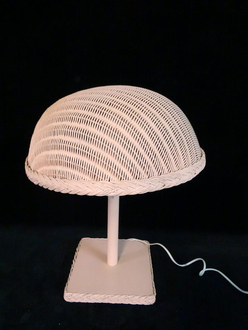 PINK WICKER VINTAGE TABLE LAMP BY LLOYD FLANDERS 20"H (1 of 11)