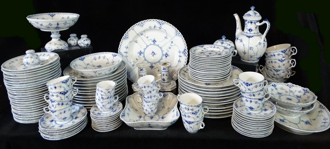 124 PCS. ROYAL COPENHAGEN "FULL LACE" PATTERN (BREAKDOWN IN DESCRIPTION) (1 of 20)