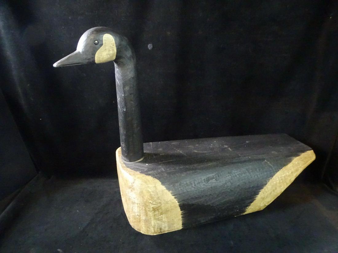 LARGE CANADA GOOSE WOODEN DECOY 21.5X24x8 (1 of 7)