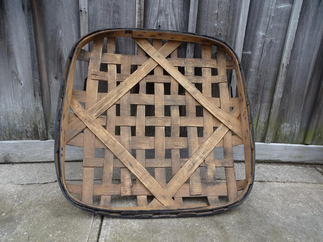 ANTIQUE TABACCO BASKET 33 x 39 x 4: ANTIQUE TABACCO BASKET 33 x 39 x 4