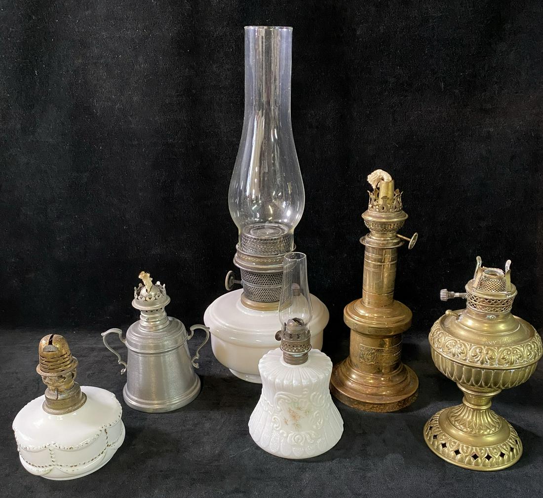 GROUP OF OIL LAMPS INCL. TINY JUNO 16.5 TALLEST: GROUP OF OIL LAMPS INCL. TINY JUNO 16.5 TALLEST