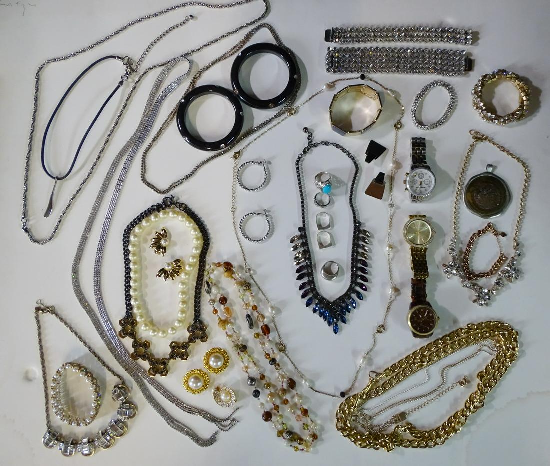 TRAY LOT COSTUME JEWERLY INCL. MICHAEL KORS WATCHES (1 of 11)