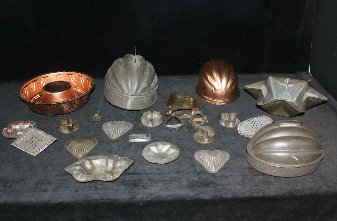 LOT OF METAL MOLDS AND DOUGH CUTTERS, INC.. RABBITS, HEARTS, AND STARS 10" DIA. LARGEST (1 of 8)