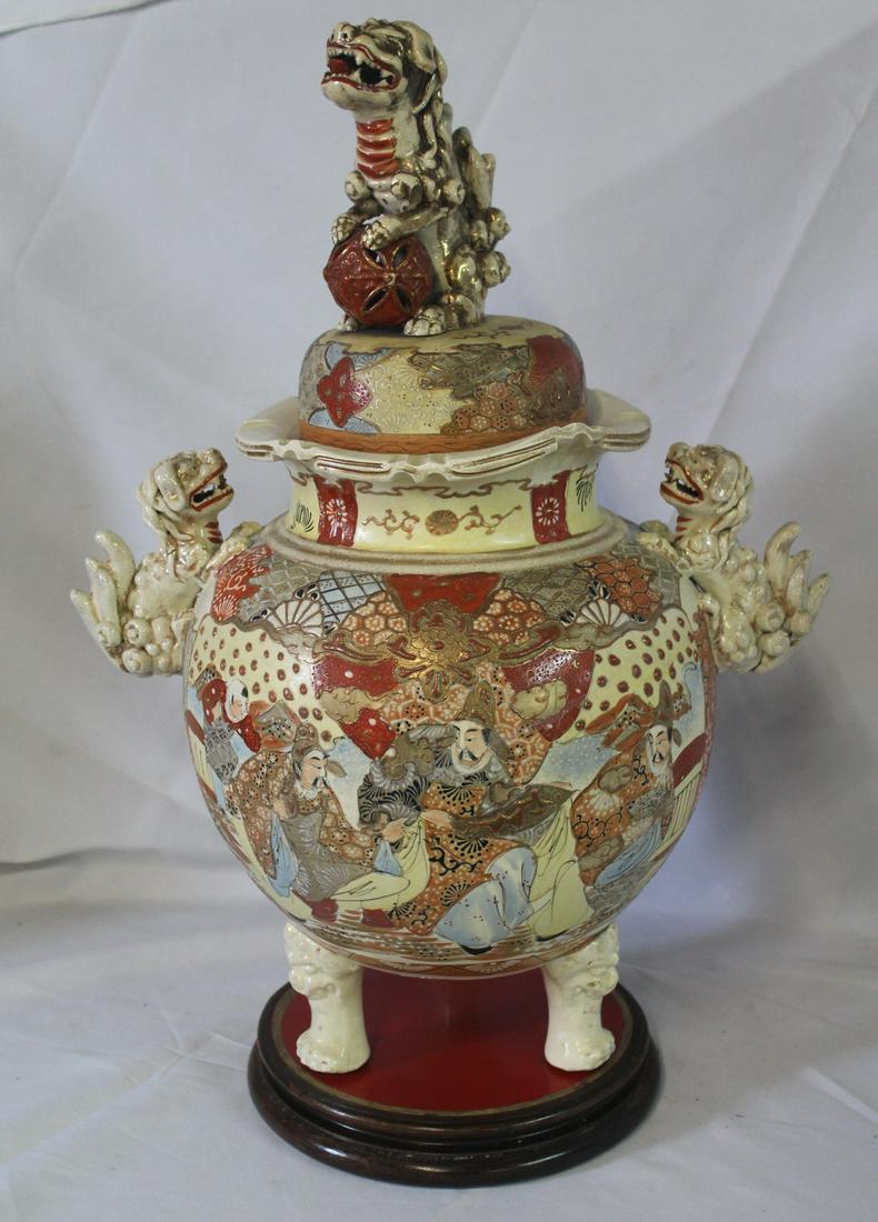 SATSUMA FOO & LION FIGURAL ASIAN COVERED VESSEL 26" HIGH (1 of 14)