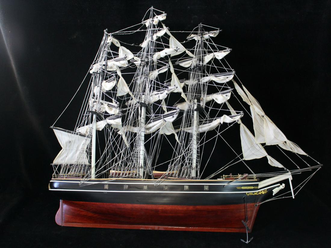 CUTTY SARK BOAT MODEL 24" X 32" 3 1/2" (1 of 13)
