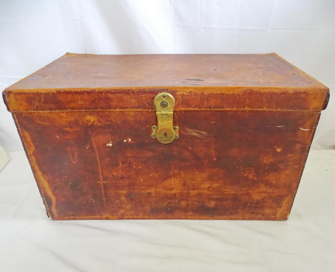 JOHN BOYLE AND CO. LEATHER TRUNK W BRASS FITTINGS 18 X 30.75 X 17 (1 of 11)