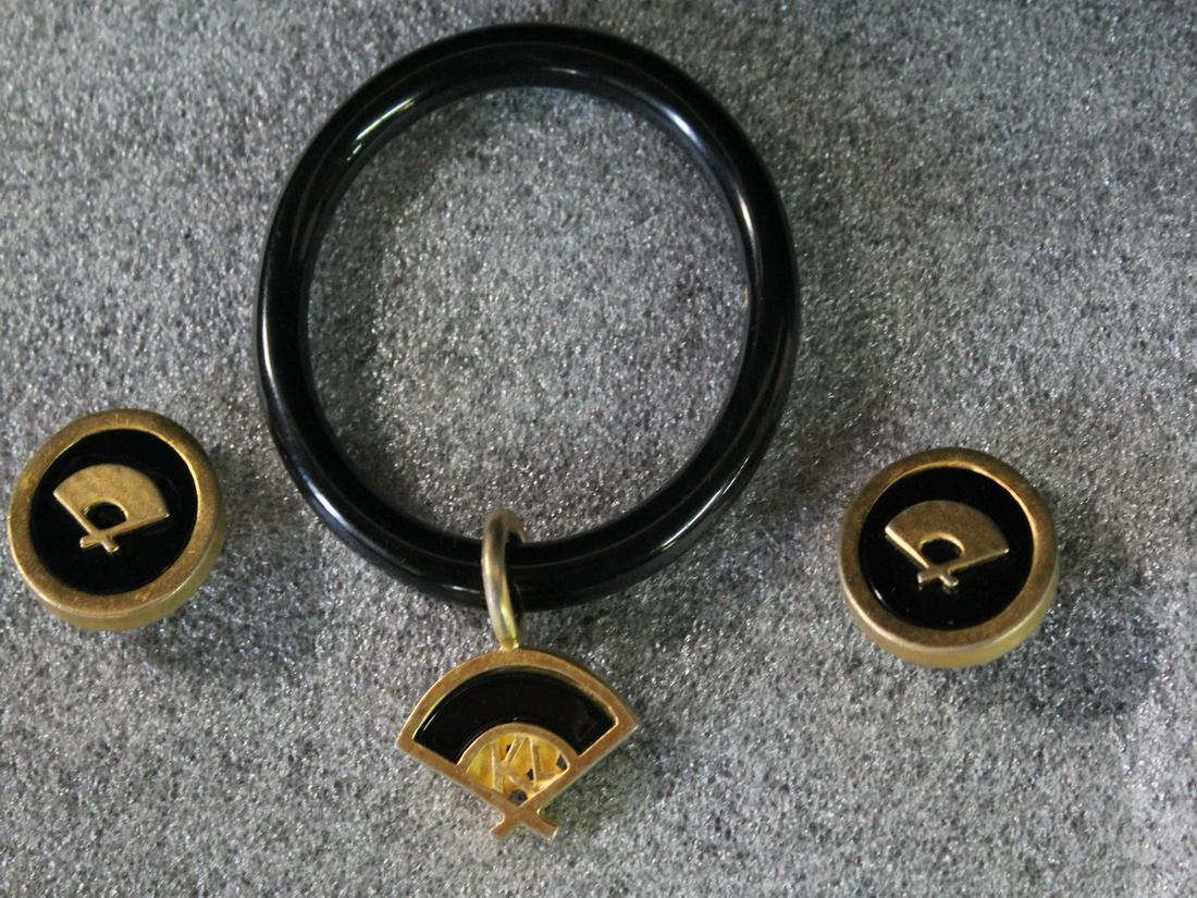 KARL LAGERFELD BLACK LACQUER, ENAMEL AND GOLDTONE ASIAN FAN MOTIF BANGLE 2.75" INT DIA.., AND CLIP: KARL LAGERFELD BLACK LACQUER, ENAMEL AND GOLDTONE ASIAN FAN MOTIF BANGLE 2.75" INT DIA.., AND CLIP EARRINGS 1.25" DIA.