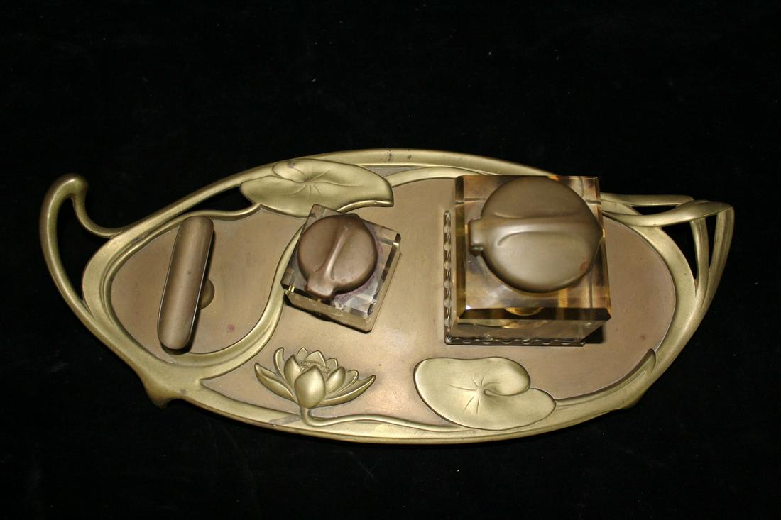 SIGNED GERMAN ART NOUVEAU BRONZE AND CRYSTAL INKWELL (1 of 9)