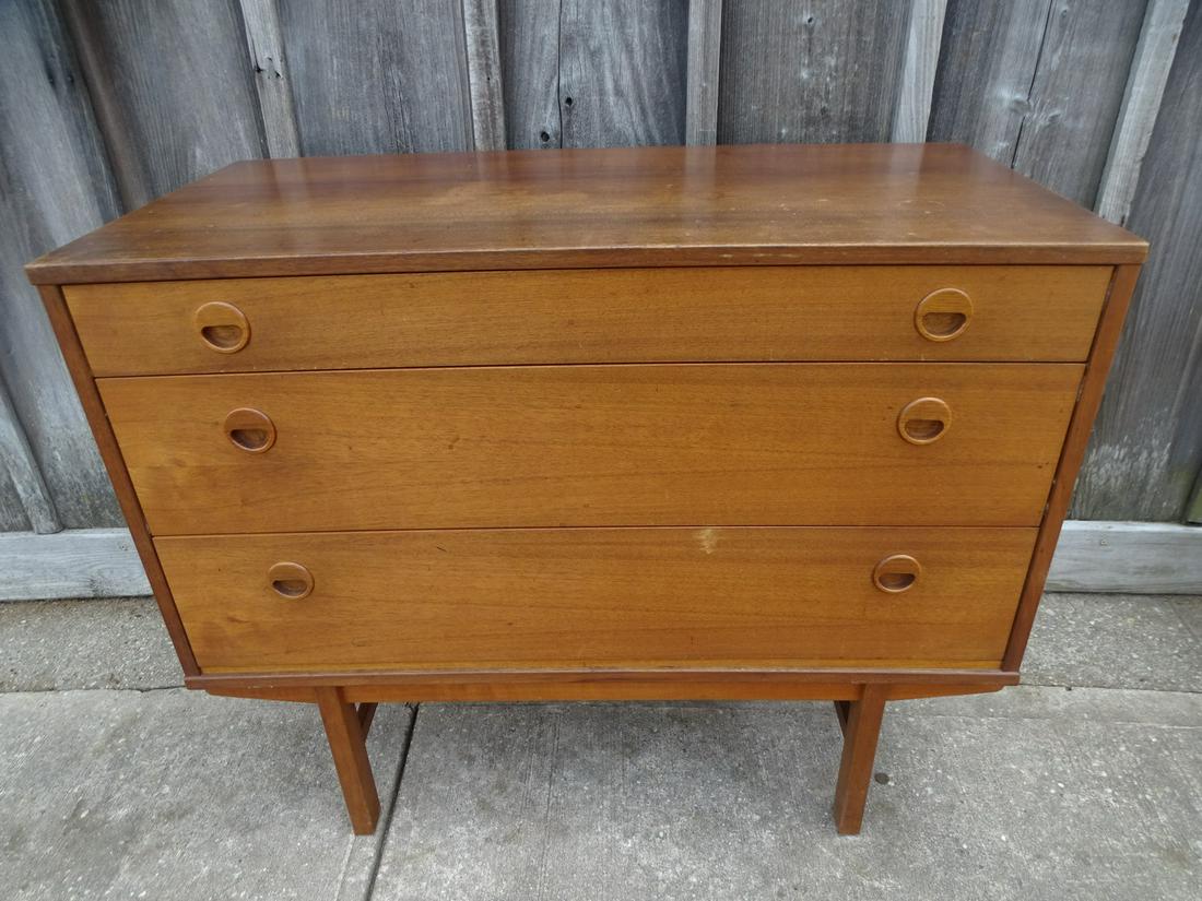 MID CENTURY 3 DRAWER CHEST (BENCK FURNITURE NY) 31 X 38 X 18 1/2 (1 of 12)