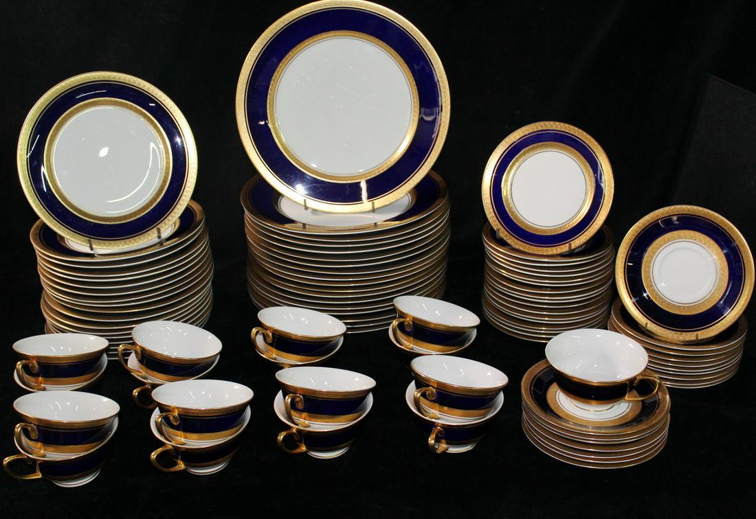 86 PIECES ROYAL JACKSON DINNERWARE, PLATE 10.5" DIA. (1 of 8)