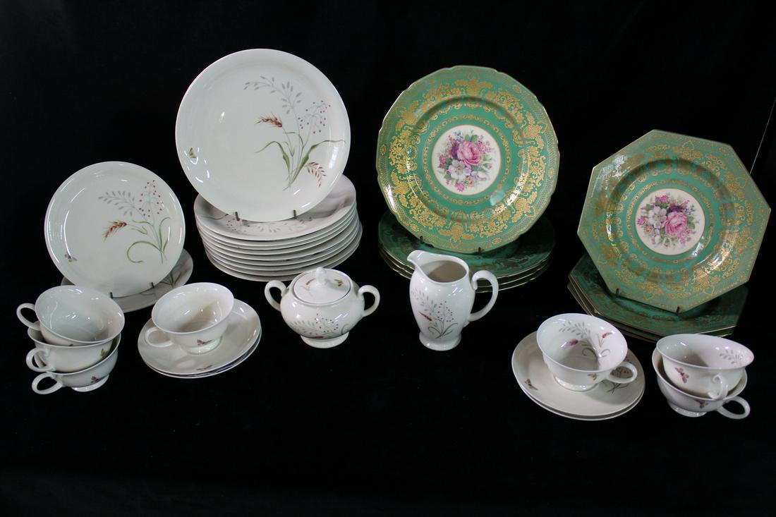 ROSENTHAL "AIDA" PARTIAL DINNERWARE SET 9 1/2" DIA. PLATES & SET OF 8 GREEN PLATES (1 of 11)