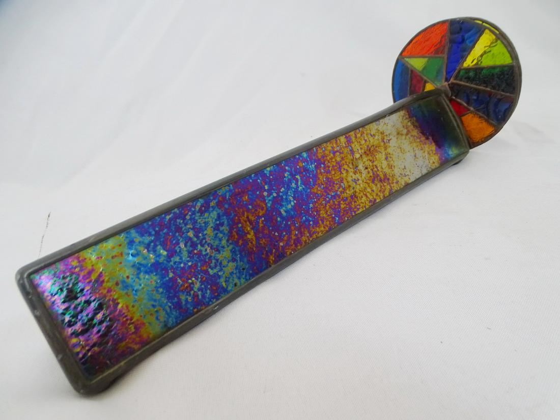 STAINED GLASS KALIEDESCOPE, SIGNED R&S MOREHEAD, JUNE 1983, #98, CRACKS ON ONE SIDE, 4.5 X 4.5 X: STAINED GLASS KALIEDESCOPE, SIGNED R&S MOREHEAD, JUNE 1983, #98, CRACKS ON ONE SIDE, 4.5 X 4.5 X 13.5"L