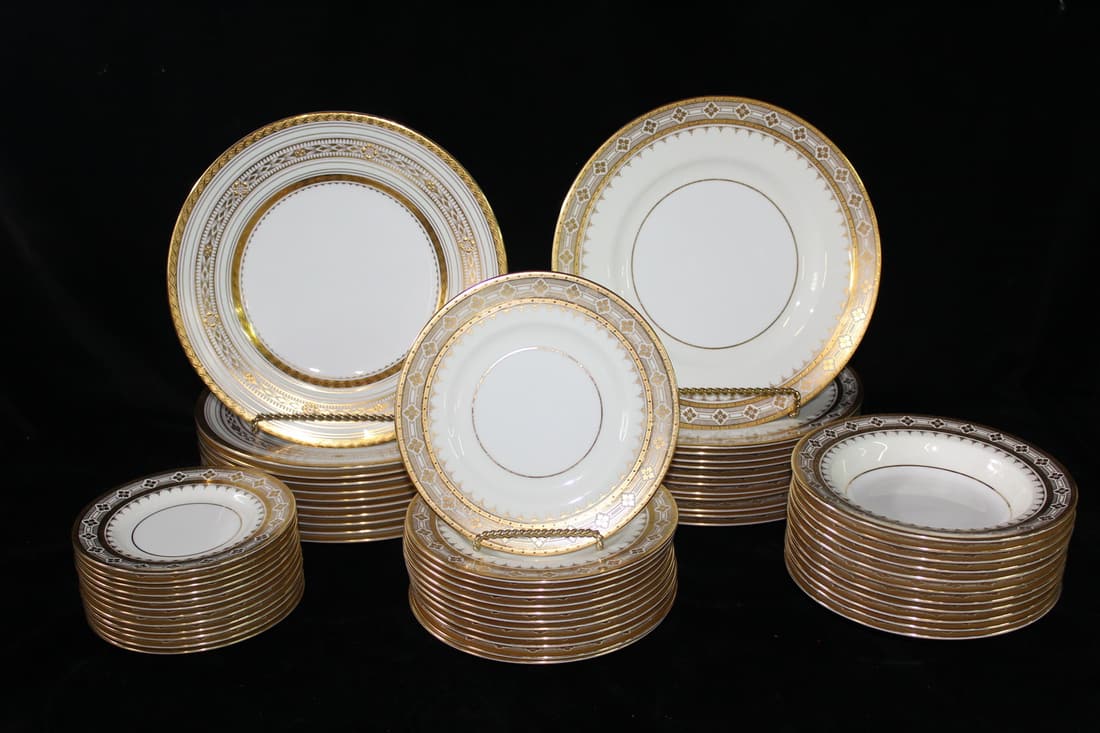 MINTON FOR TIFFANY AND CO., 23 SERVICE PLATES ARE TWO DIFFERENT PATTERNS, 11 BOWLS, 12 SALAD, 12: MINTON FOR TIFFANY AND CO., 23 SERVICE PLATES ARE TWO DIFFERENT PATTERNS, 11 BOWLS, 12 SALAD, 12 DESSERT.