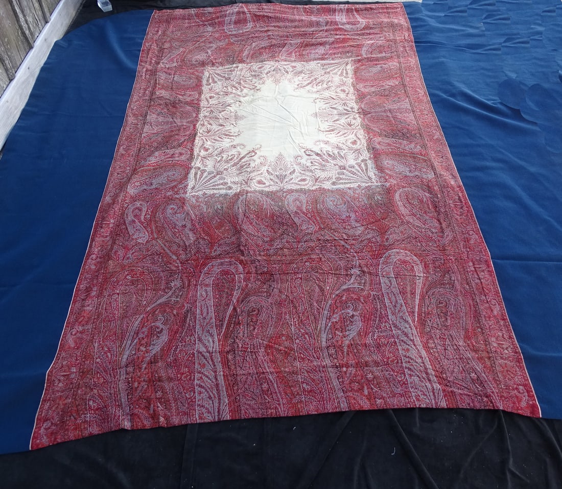 BEDSPREAD WITH ANTIQUE VICTORIAN PAISLEY WOOL SHAWL 105" X 110" (1 of 7)